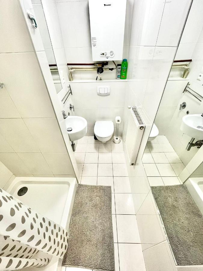 Bezagenta Rooms Centrum ワルシャワ エクステリア 写真