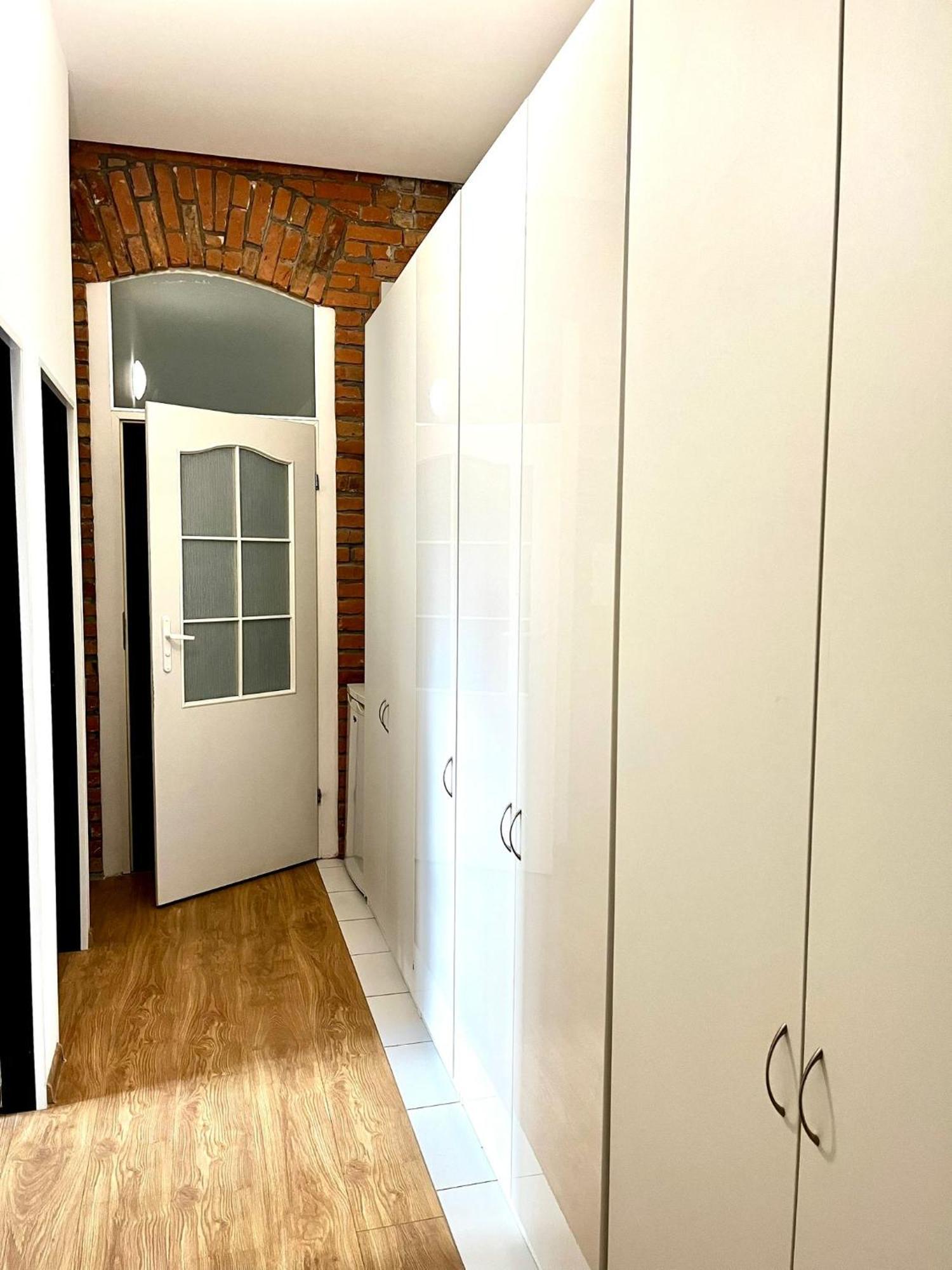 Bezagenta Rooms Centrum ワルシャワ 部屋 写真
